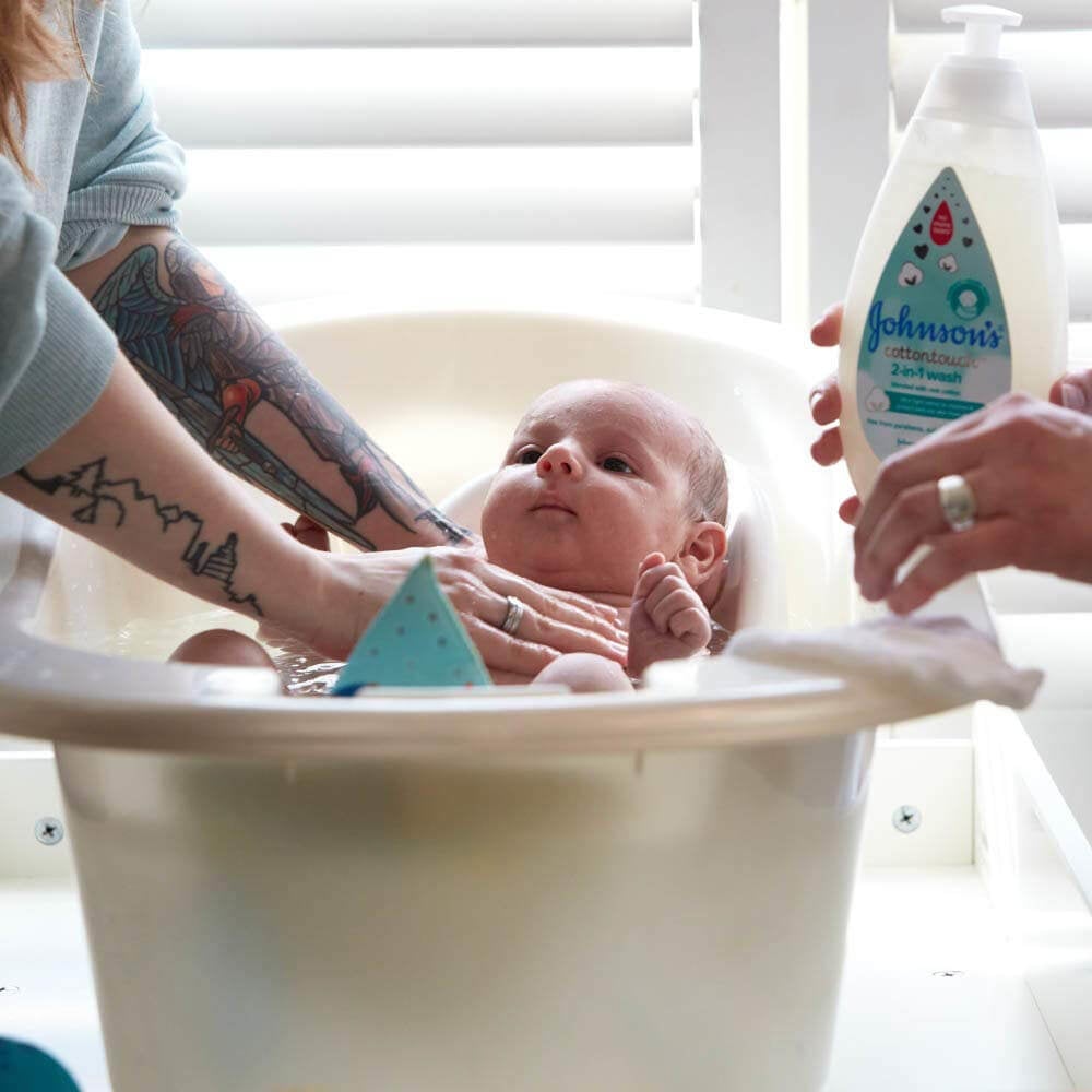 Johnson&#39;s Cottontouch Newborn Face &amp; Body Lotion